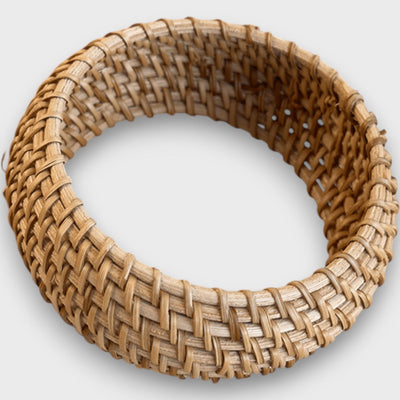 Noelia – Armband aus geflochtenem Rattan