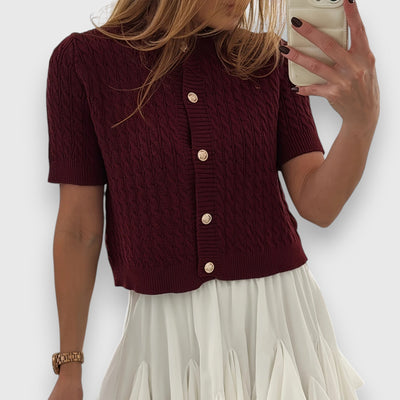 Liova – Kurze Strickjacke mit Knöpfen