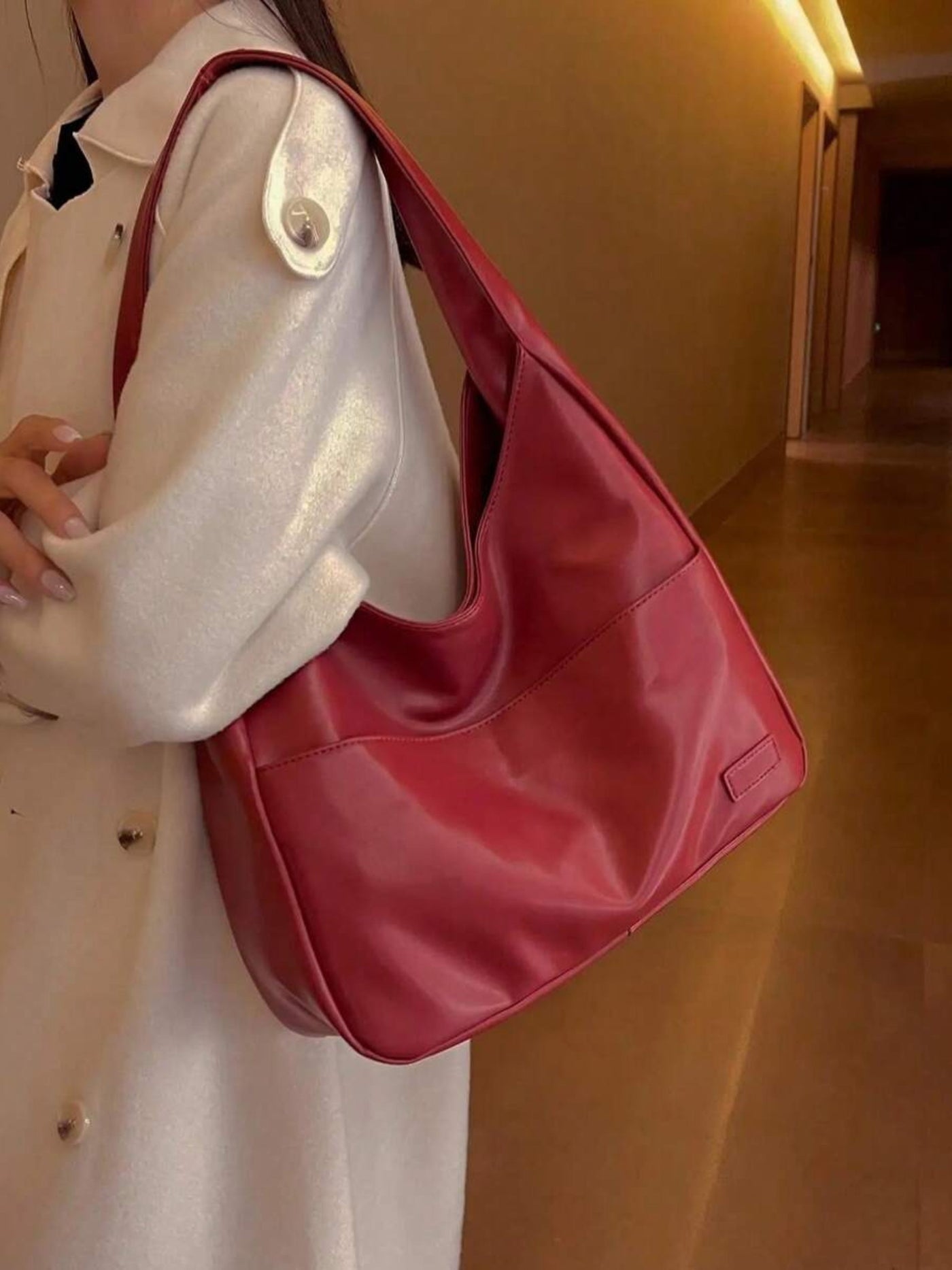 Helena | Strukturierte und Elegante Schultertasche