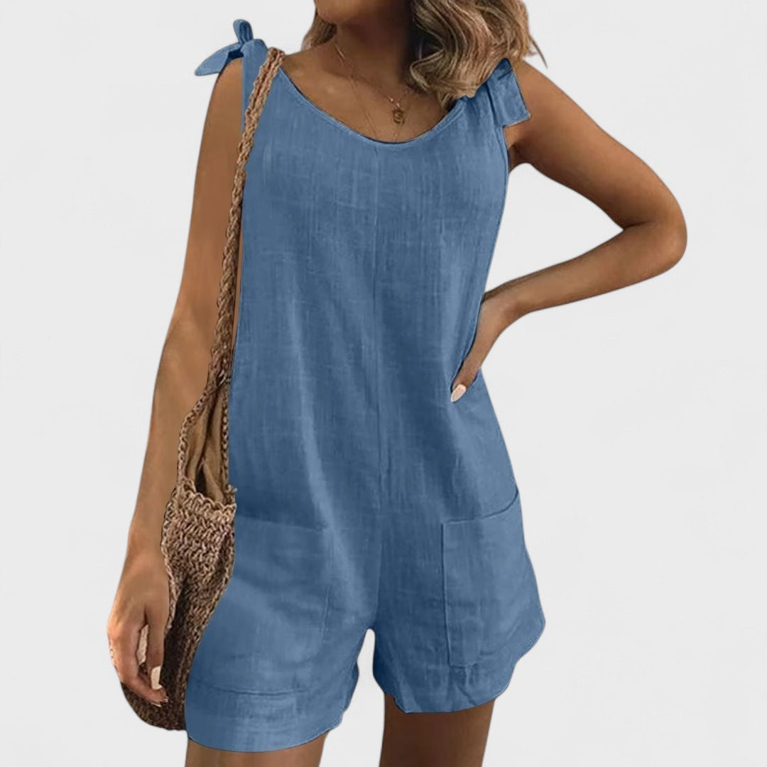 Maia - Kurze Jumpsuit mit Taschen an den Schultern und Bändern