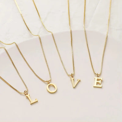 Enzhalynne | Halskette mit Initialen aus 18K Gold