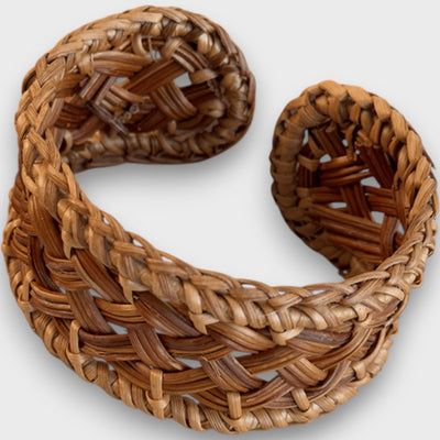 Noelia – Armband aus geflochtenem Rattan