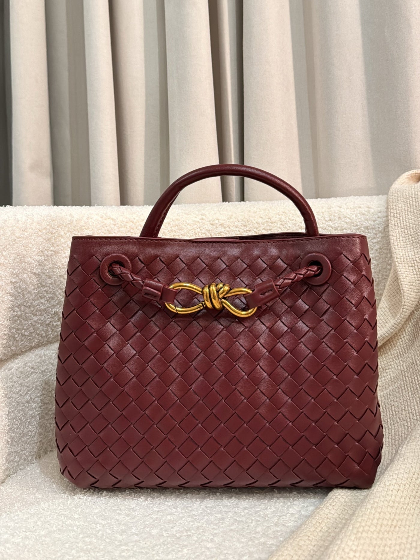 Eloise | Woven Kompakte Texturierte Tasche