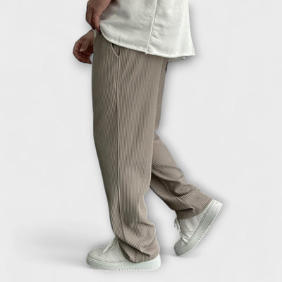 Entspannte Strickhose