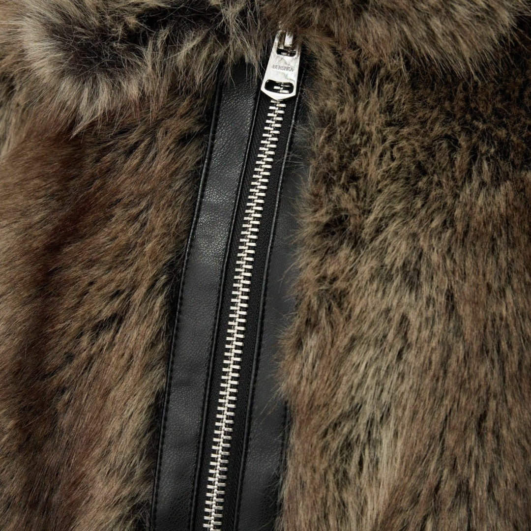Amelia – Kurze Jacke aus synthetischem Pelz mit urbanem Chic