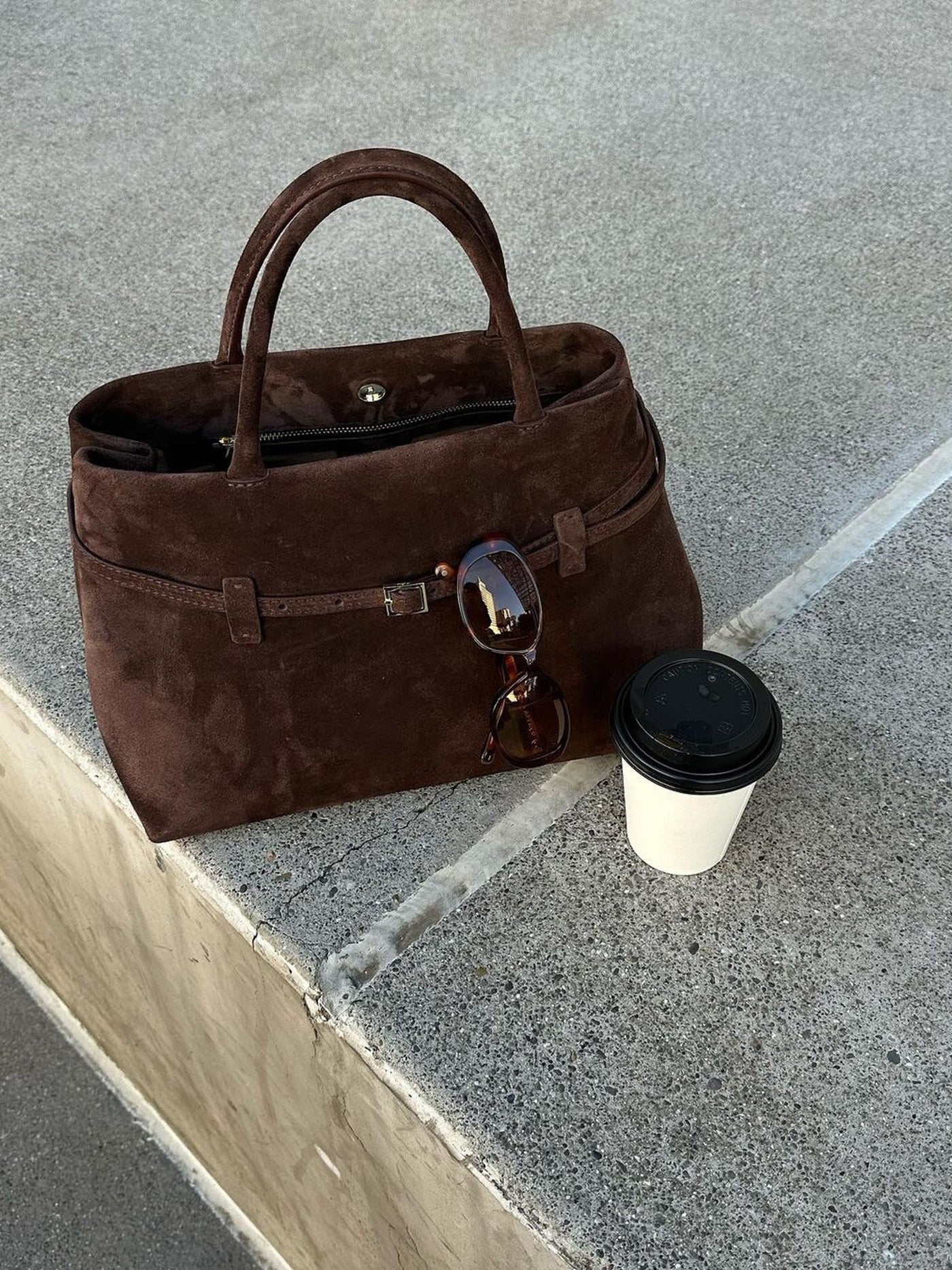 Rebecca | Schultertasche aus luxuriösem Wildleder