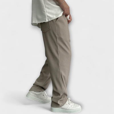 Entspannte Strickhose