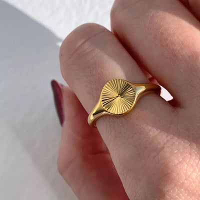 Rizavelle | Sonnenstrahlenring aus 18K Gold