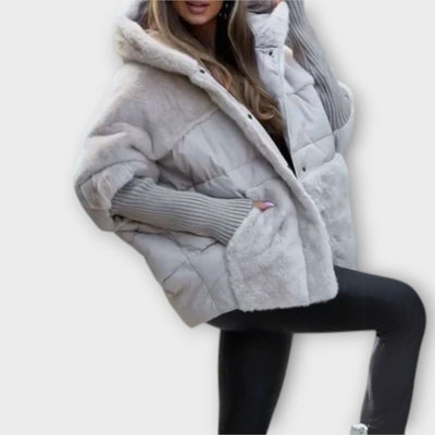 Ava - Elegante Daunenjacke