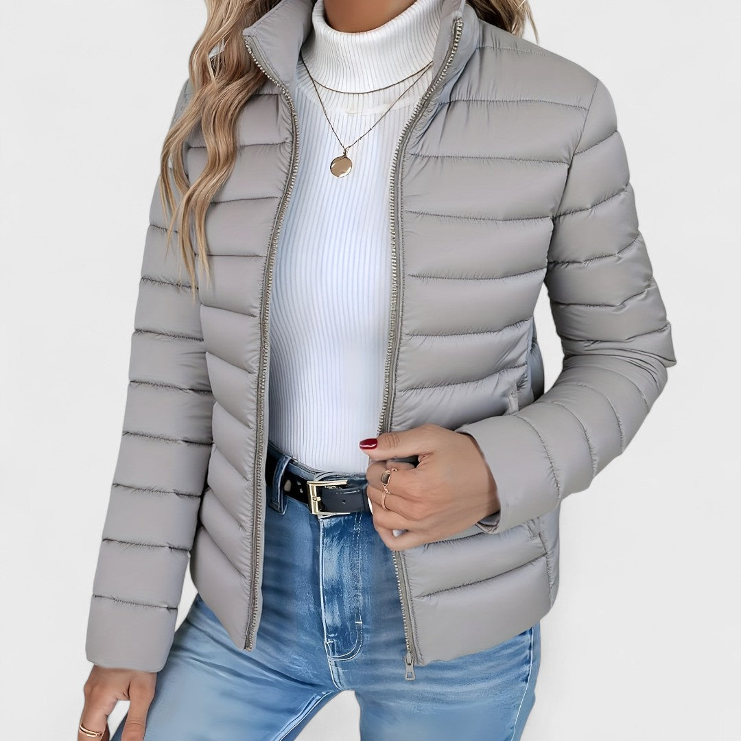 Philipa - Elegante lange Jacke mit hohem Kragen