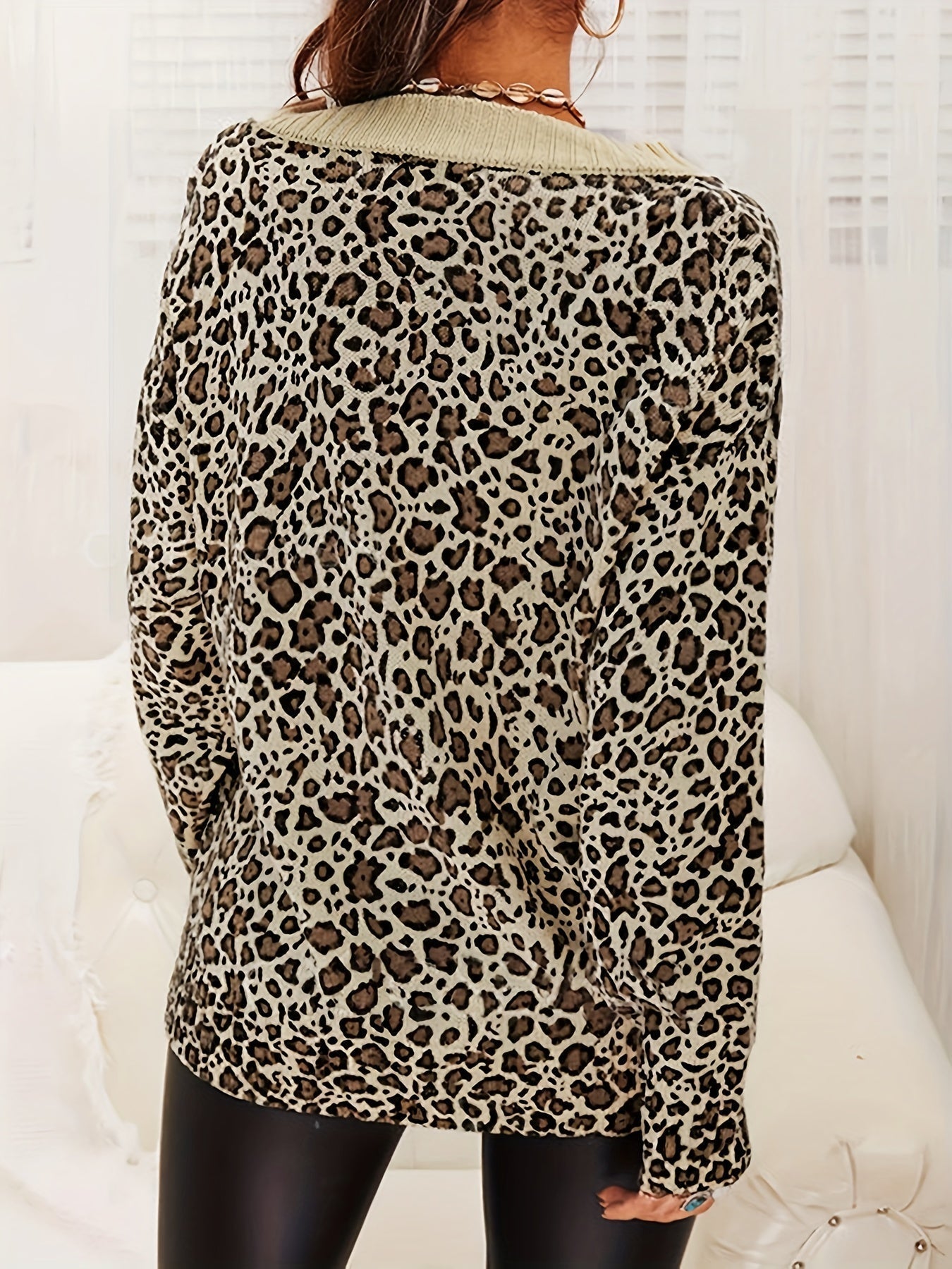 Sienna - V-Ausschnitt Pullover mit Leopardenmuster