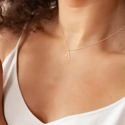 Enzhalynne | Halskette mit Initialen aus 18K Gold