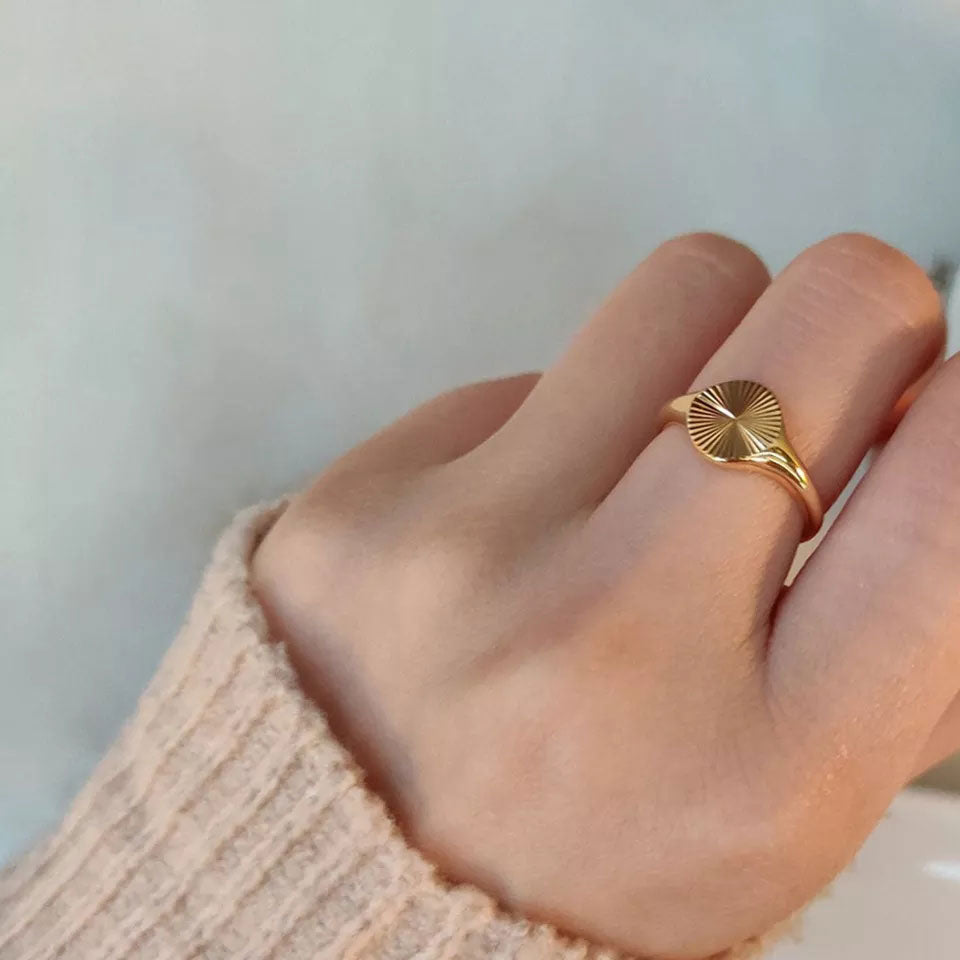 Rizavelle | Sonnenstrahlenring aus 18K Gold
