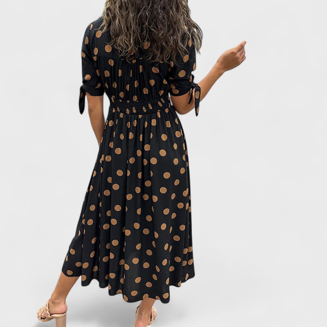 Monique - Elegantes gepunktetes Kleid