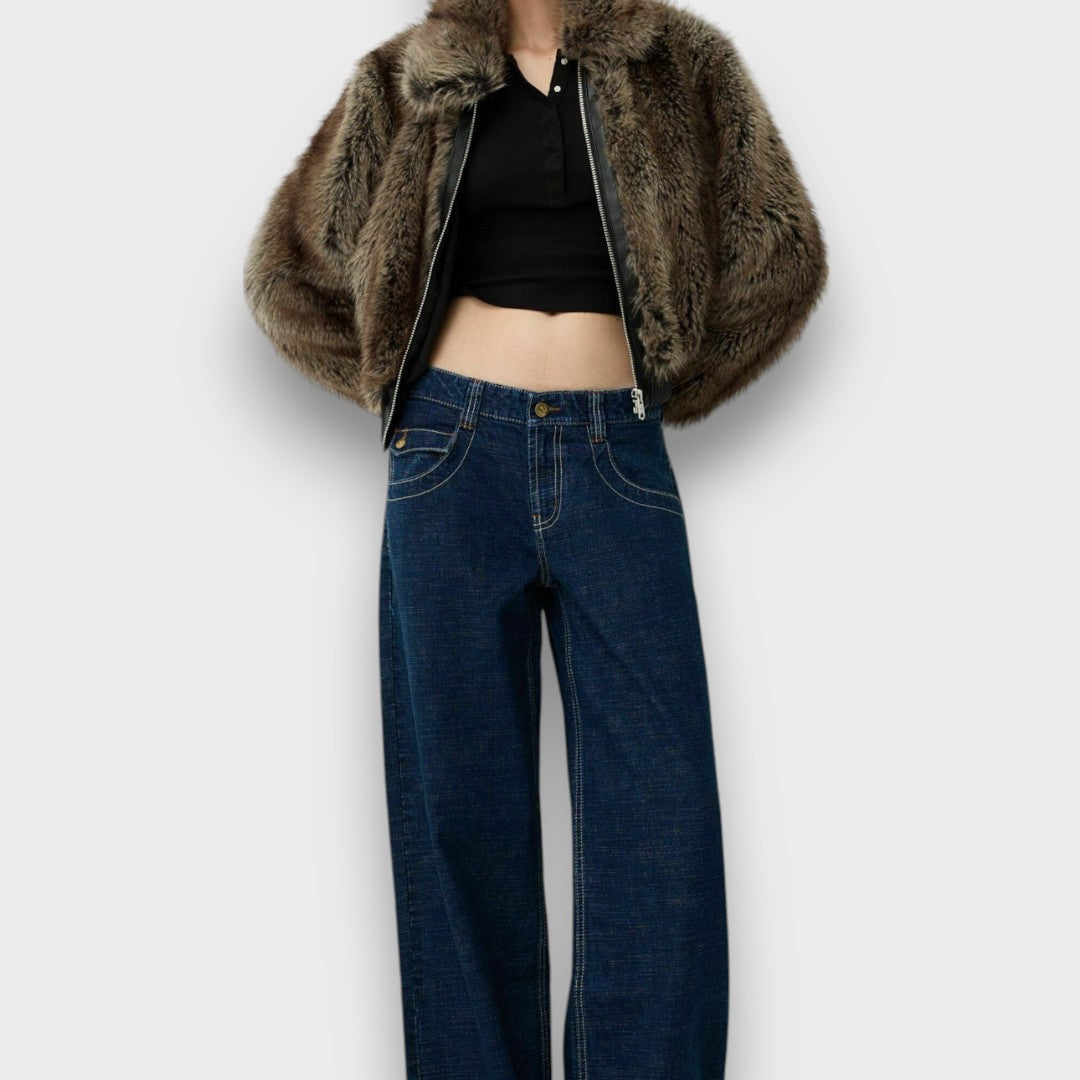 Amelia – Kurze Jacke aus synthetischem Pelz mit urbanem Chic