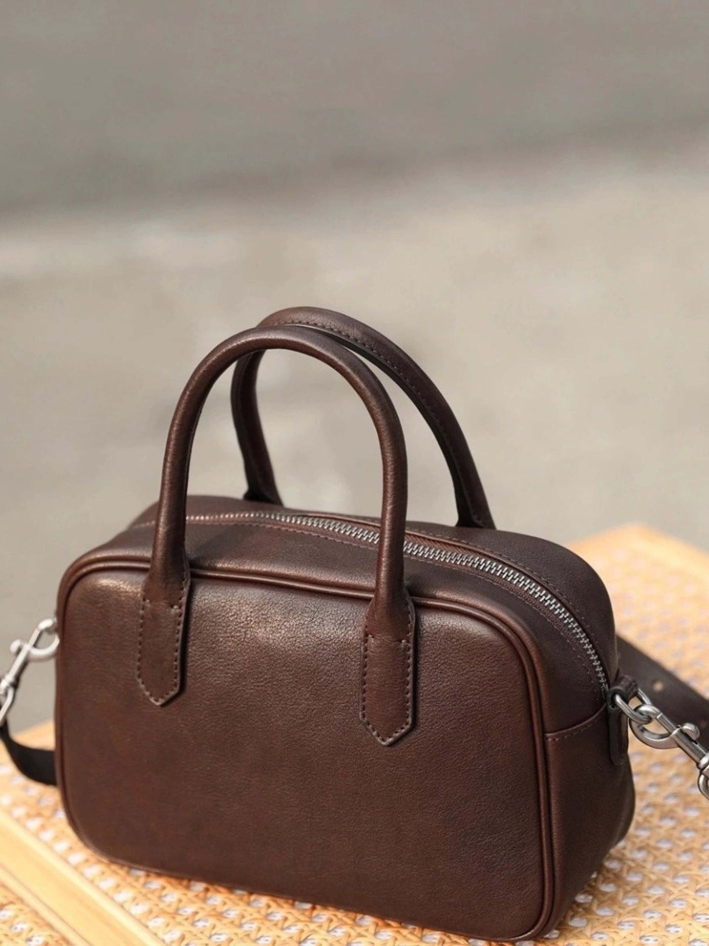 Eliza | Quadratische Tasche mit glänzendem Reißverschluss