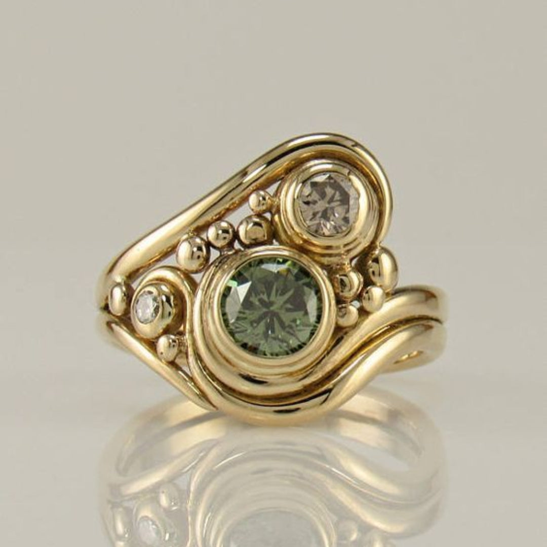 Vintage-Ring aus goldbeschichtetem Zirkonia in Grün