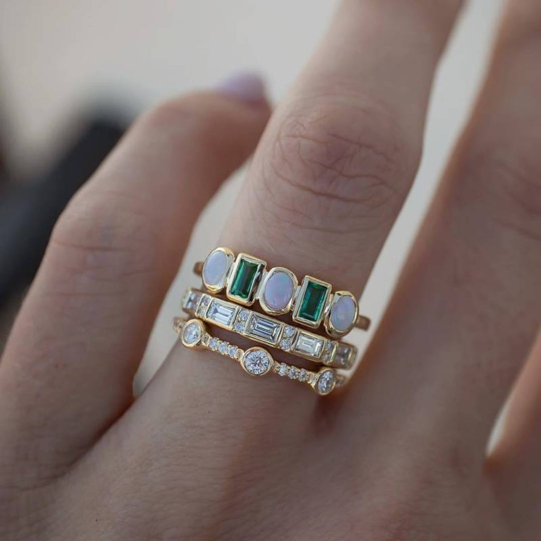 Vintage-Ringe aus weißem und grünem Opal