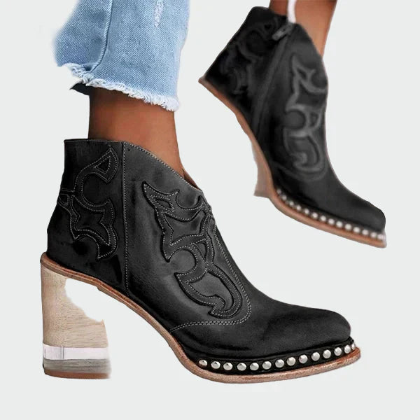 Gestickte Lederstiefel