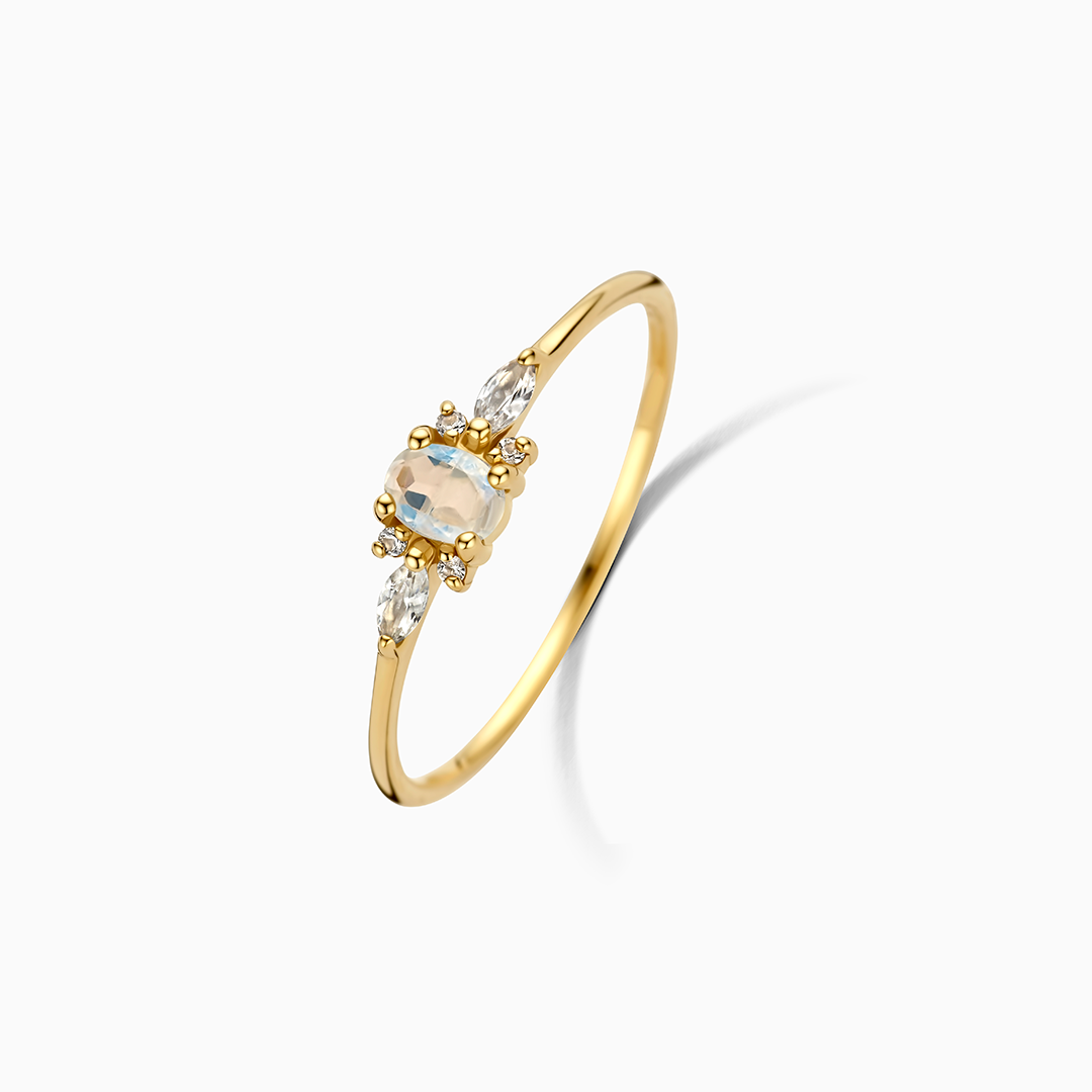 Lioravelle | Ring mit lila Diamant in 18k Gold