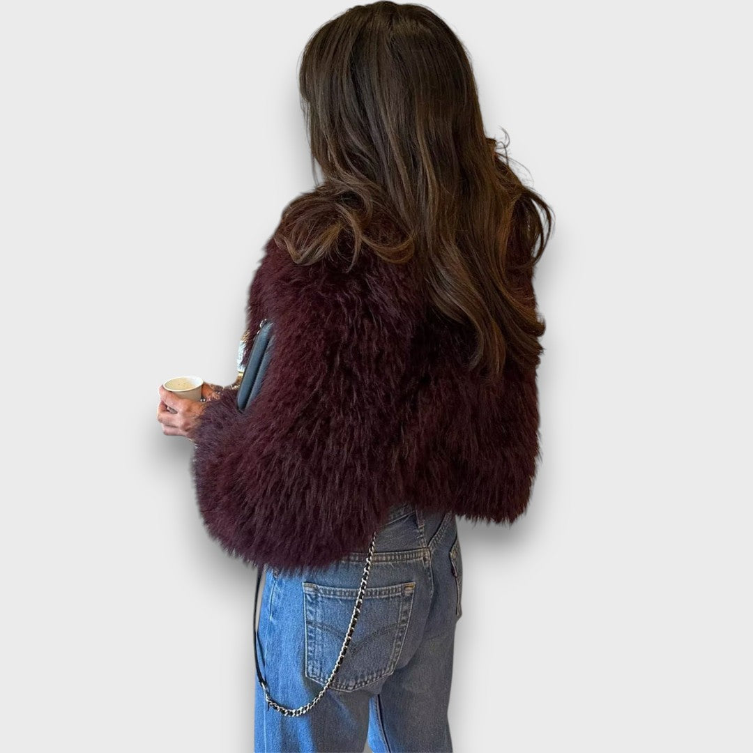 Mile – Luxuriöse Kunstpelzjacke in einem tiefen Bordeaux