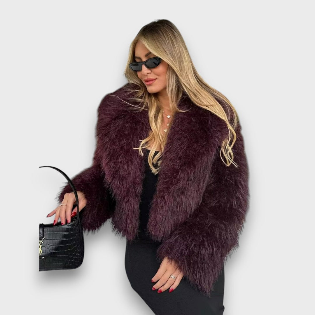 Mile – Luxuriöse Kunstpelzjacke in einem tiefen Bordeaux