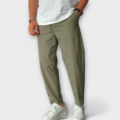 Hochtaillierte Leichte Hosen