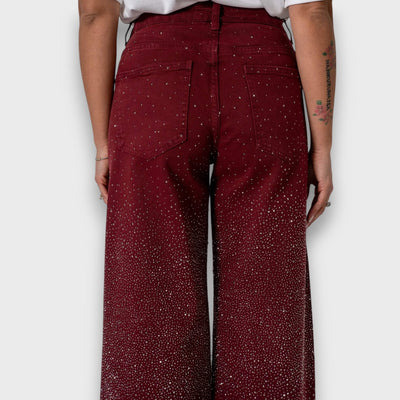 Marvie – Jeans mit weitem Bein und Strass in Bordeaux