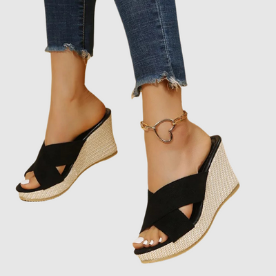 Nives - Elegante Sandalen mit Keilabsatz