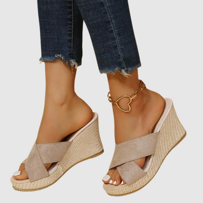 Nives - Elegante Sandalen mit Keilabsatz