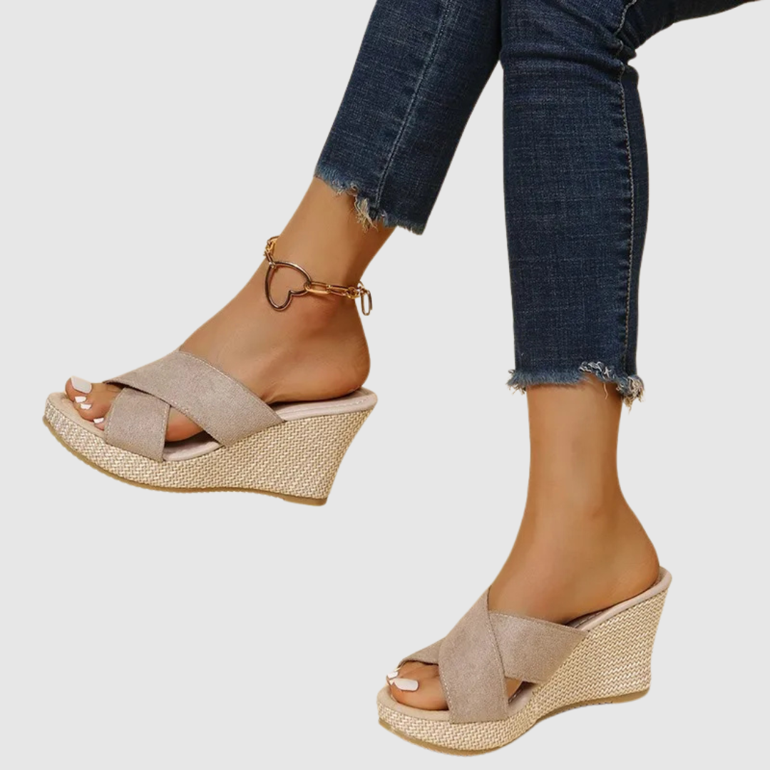 Nives - Elegante Sandalen mit Keilabsatz