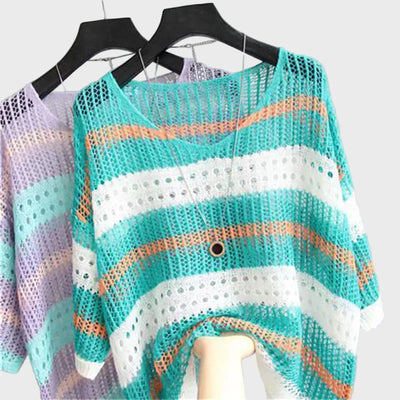 Leichter Stricktop mit Öffnungen