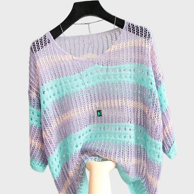 Leichter Stricktop mit Öffnungen