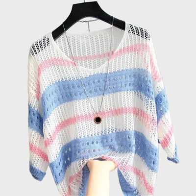 Leichter Stricktop mit Öffnungen