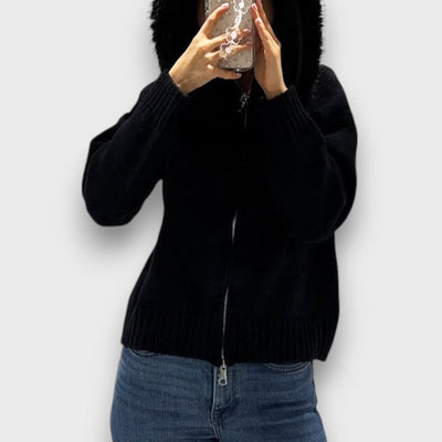 Alisanne – Strickjacke mit Reißverschluss und Kragen aus Kunstpelz