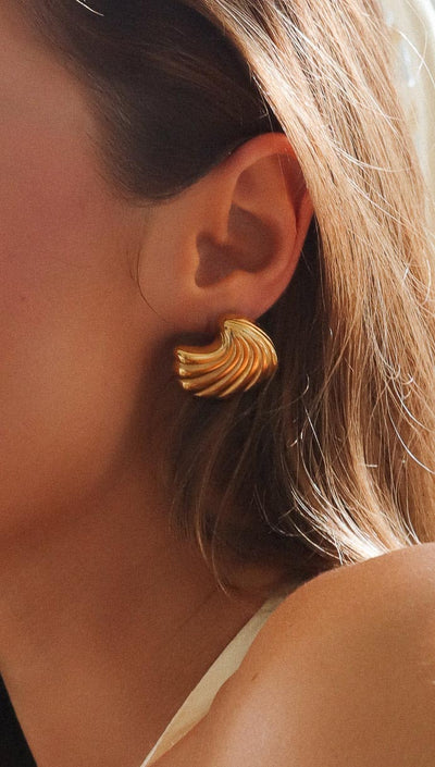 Emery | Ohrringe aus Goldmuschel