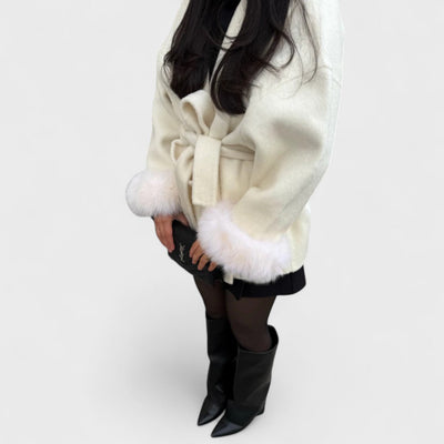Woolcat – Eleganter Mantel mit Details aus ökologischem Pelz