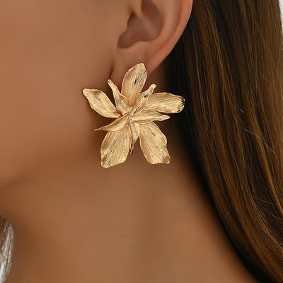 Lana | Goldene Blumen-Ohrringe