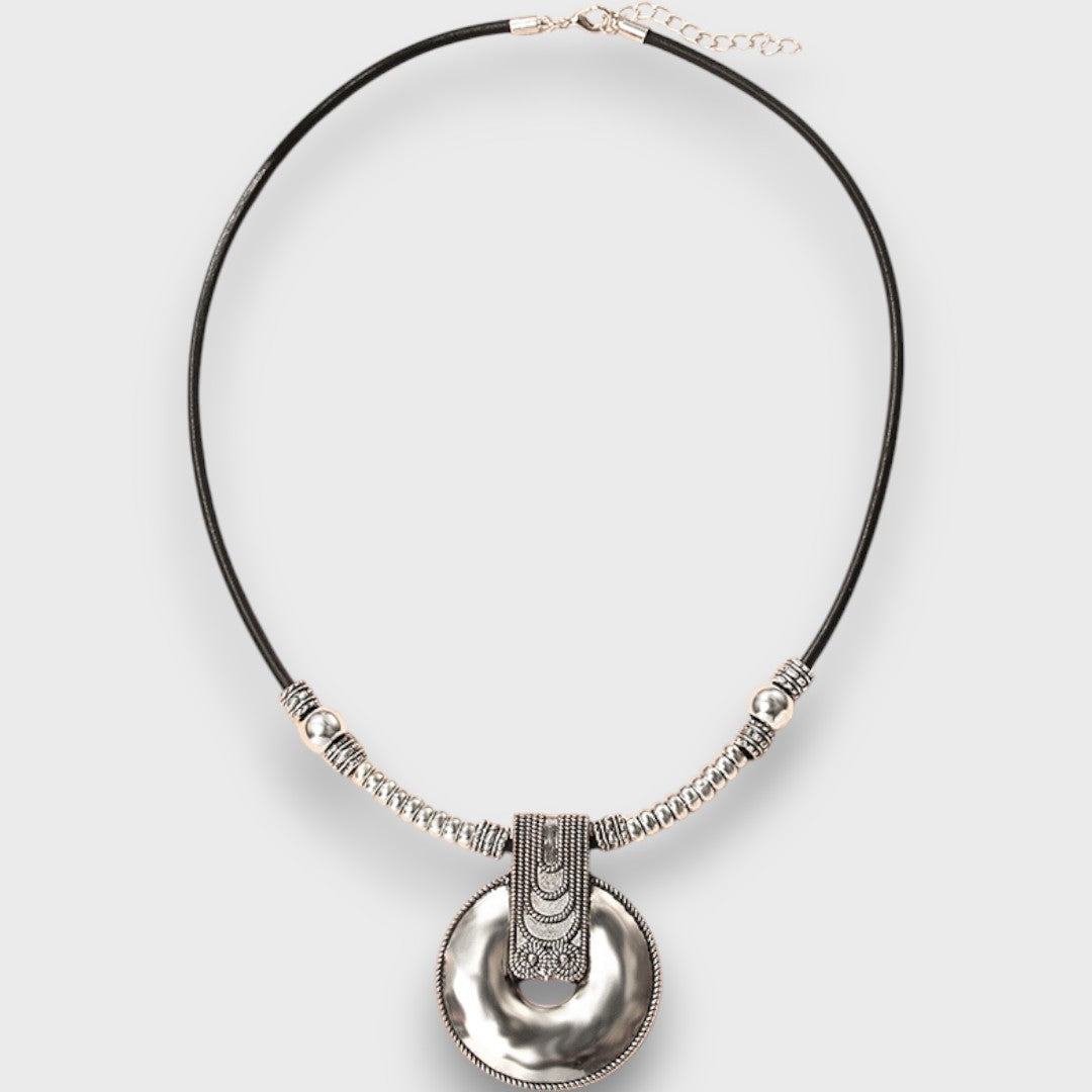 Selena – Boho Vintage Halskette mit Ringanhänger