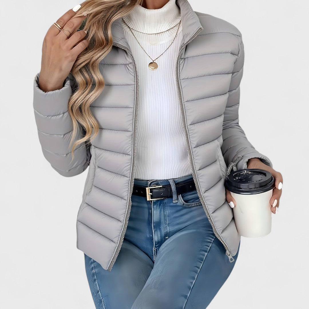 Philipa - Elegante lange Jacke mit hohem Kragen