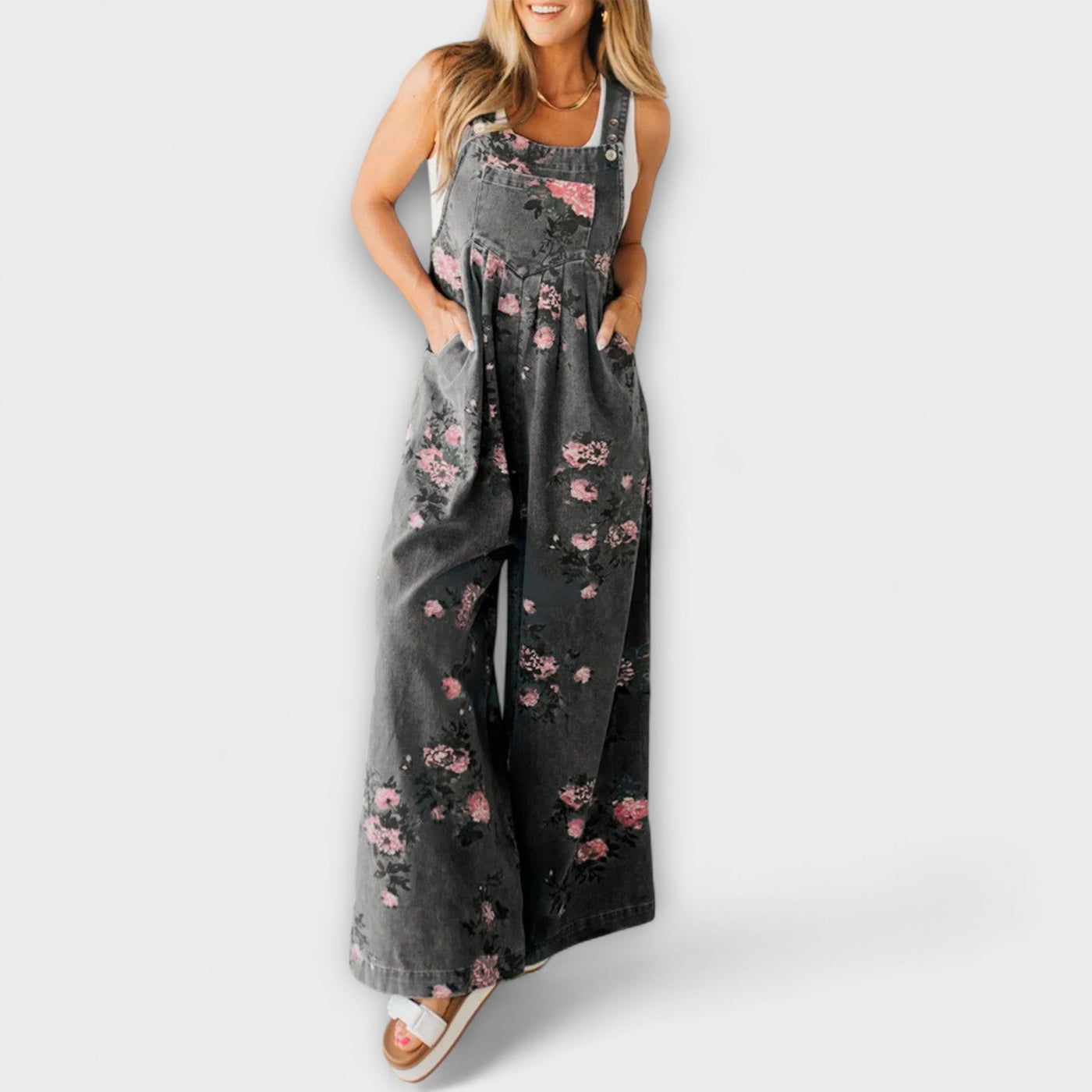 Bethany - Latzhose aus Denim mit Blumenmuster