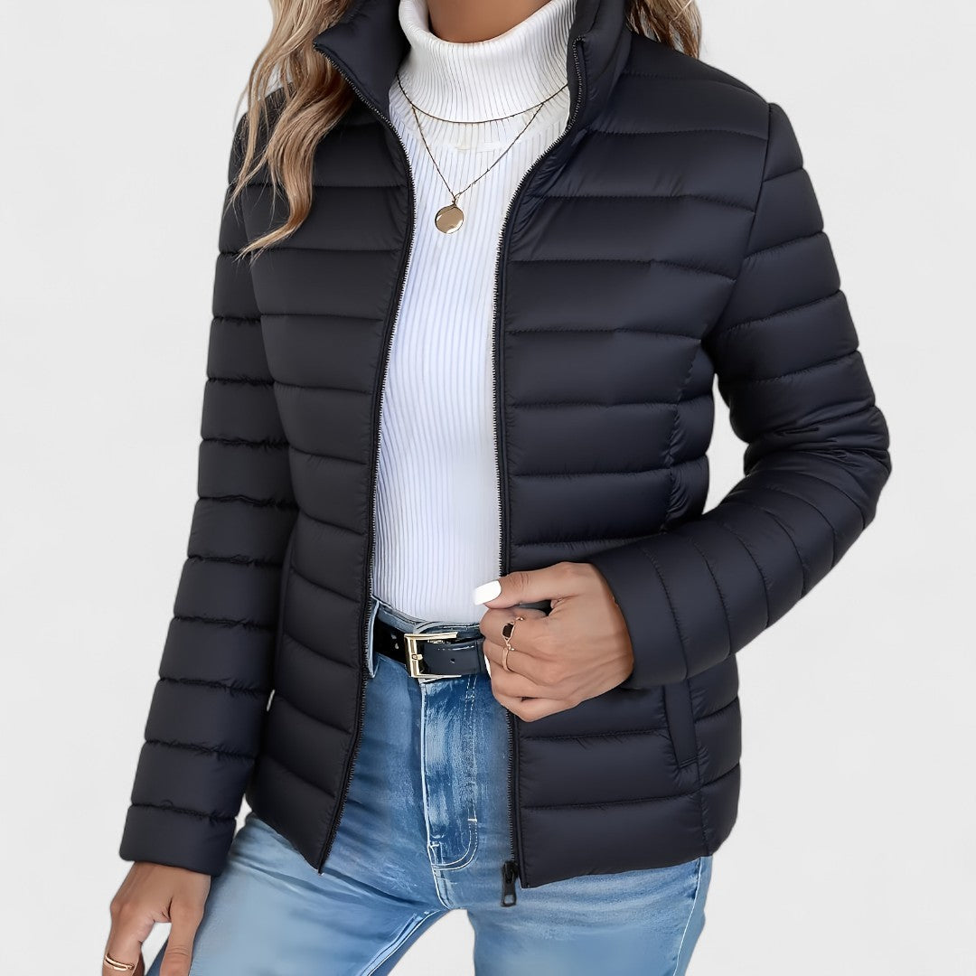 Philipa - Elegante lange Jacke mit hohem Kragen