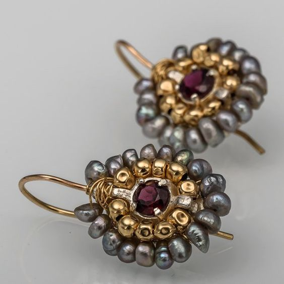 Vintage-Ohrringe mit grauen und goldenen Steinen