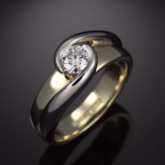 Vintage gewundenen Ring aus Gold und Silber mit Zirkon