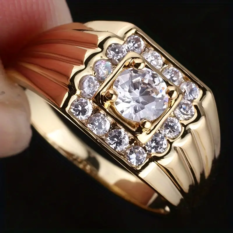Vintage-Goldring mit Schichten aus Zirkon