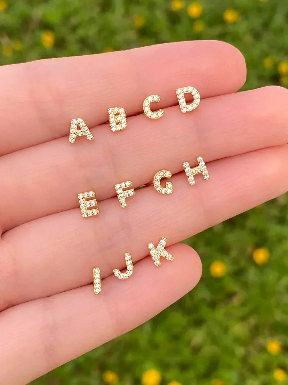 Mikhaela | Ohrringe Buchstabe aus 18k Gold