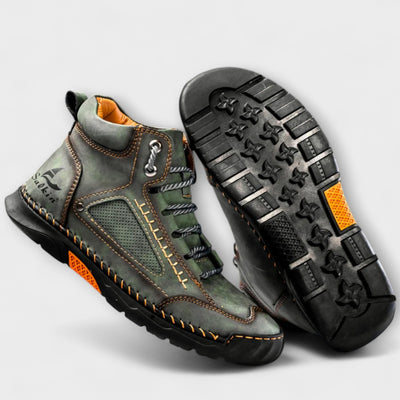 Hohe Lederstiefel