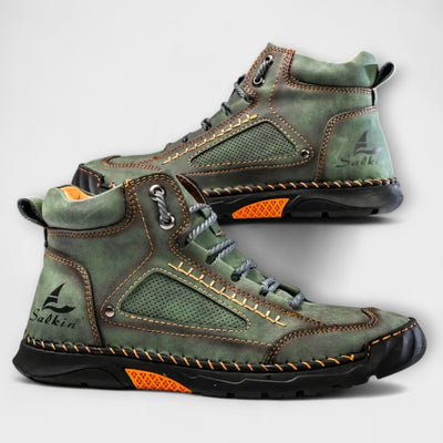 Hohe Lederstiefel
