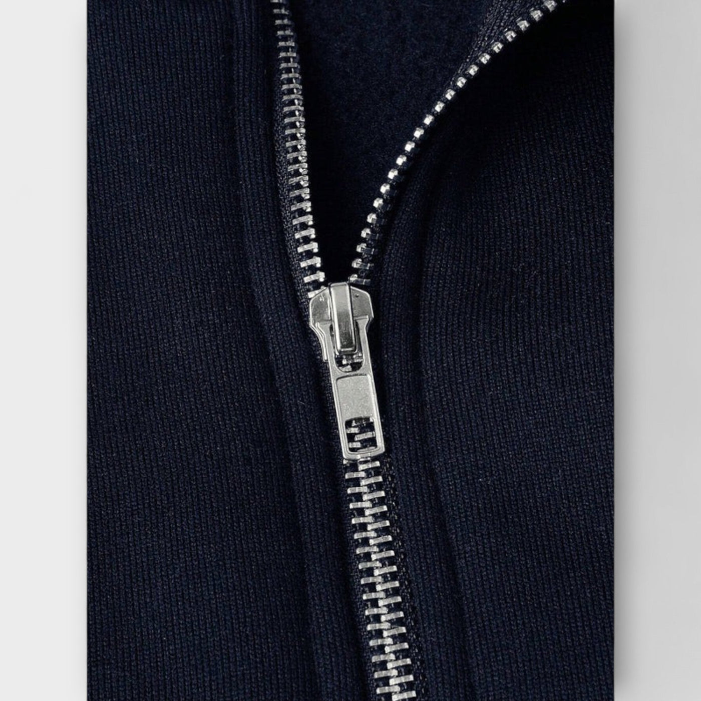 Pullover mit halbem Reißverschluss