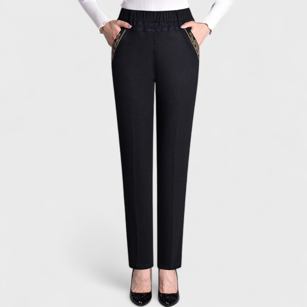 Maira - Damenjeans mit seitlichen Taschen und elastischem Bund